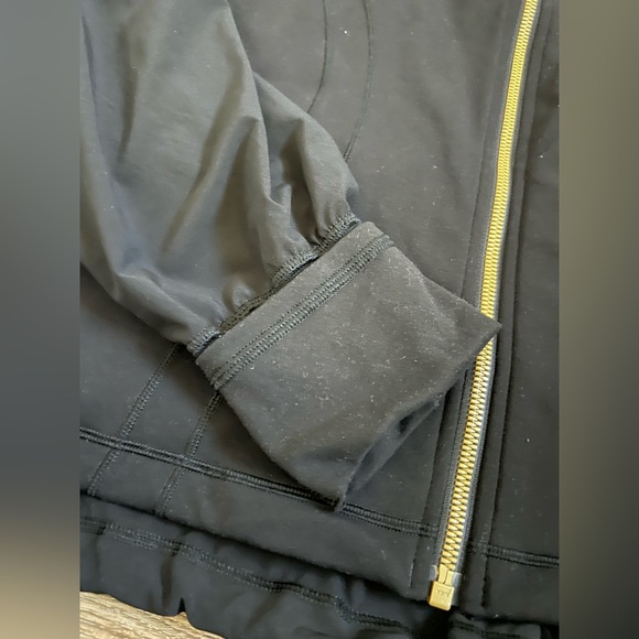 Lululemon Relaxed Define Jacket Black W/ Gold Zippers Size 8 - Picture 5 of 11